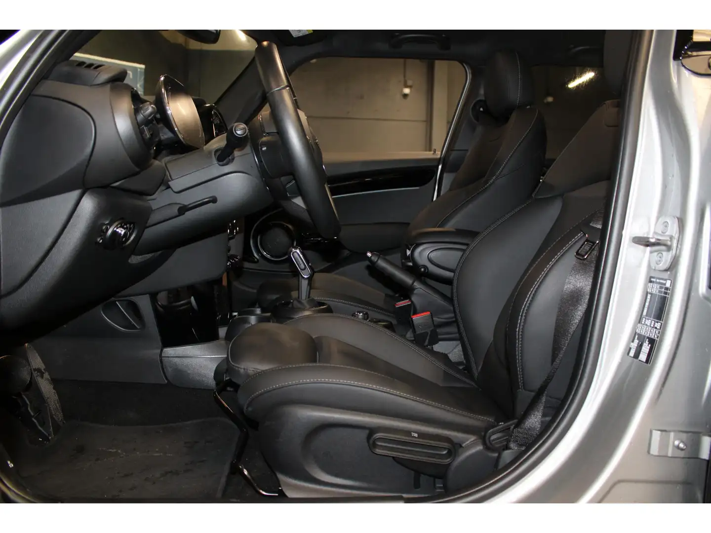 2024 MINI Cooper, 21 500 km, Francie — foto 7 z 12