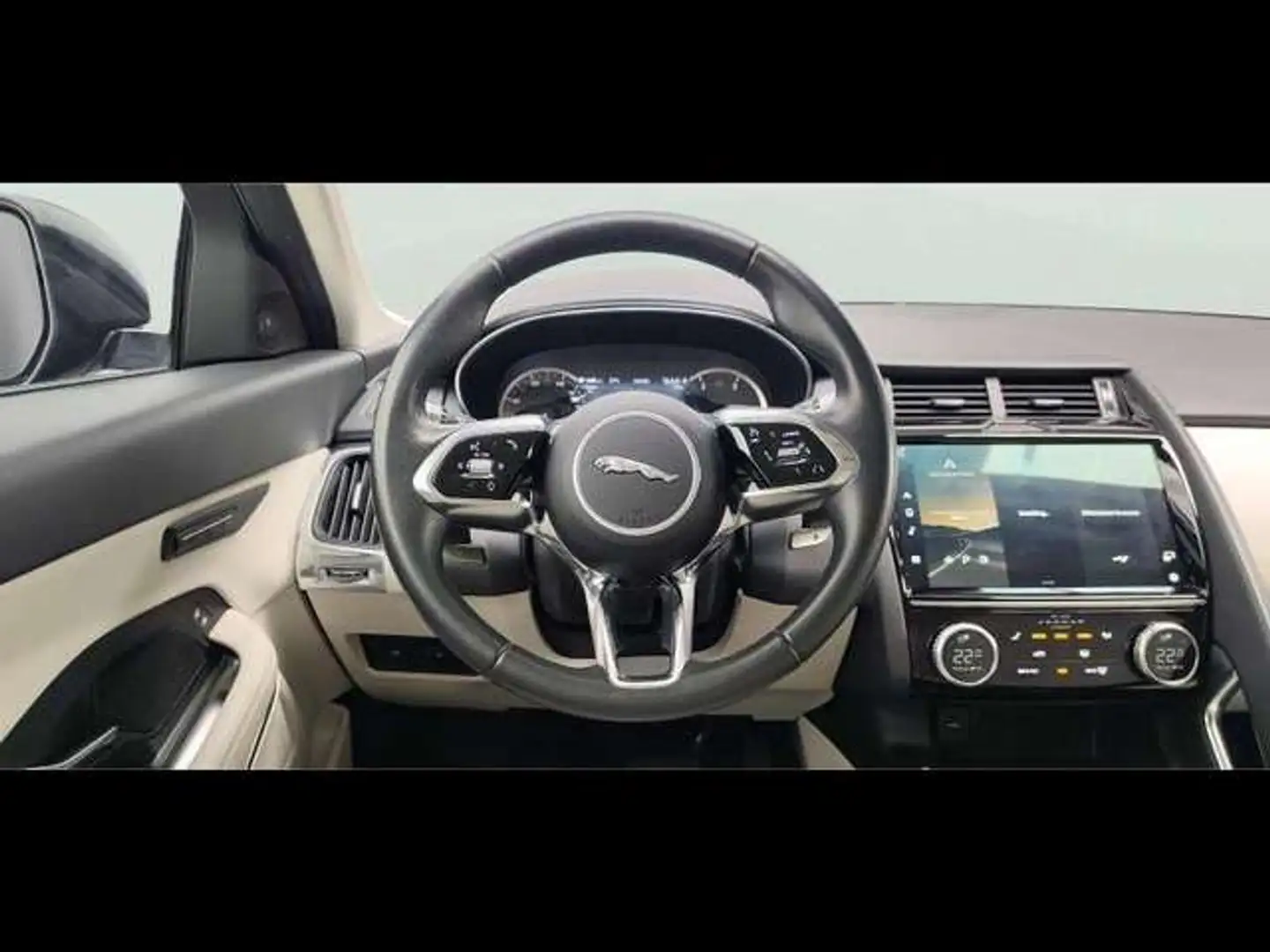 2023 Jaguar E-Pace, 74 021 km, Francie — foto 11 z 12