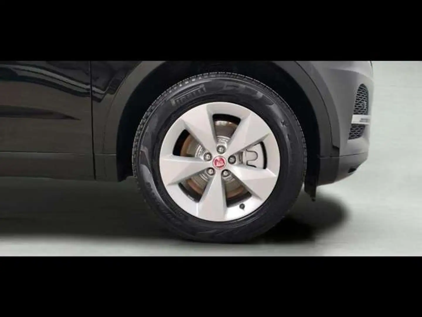 2023 Jaguar E-Pace, 74 021 km, Francie — foto 9 z 12