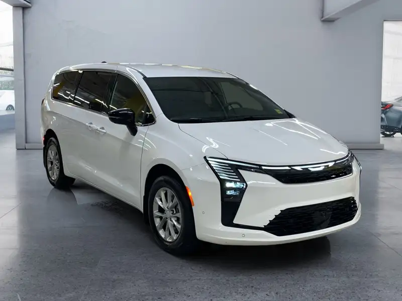 2027 Chrysler Pacifica Select, bílá, 26 km, dovoz Kanada — foto 7 z 12