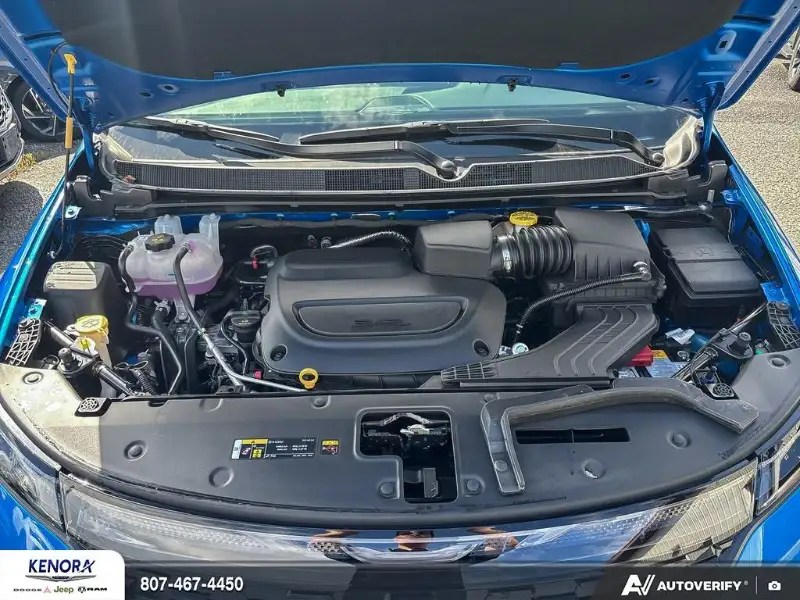 2027 Chrysler Pacifica SELECT, modrá, 5 250 km, dovoz Kanada — foto 10 z 12