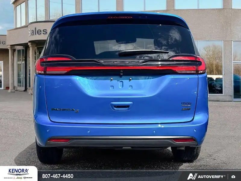 2027 Chrysler Pacifica SELECT, modrá, 5 250 km, dovoz Kanada — foto 5 z 12