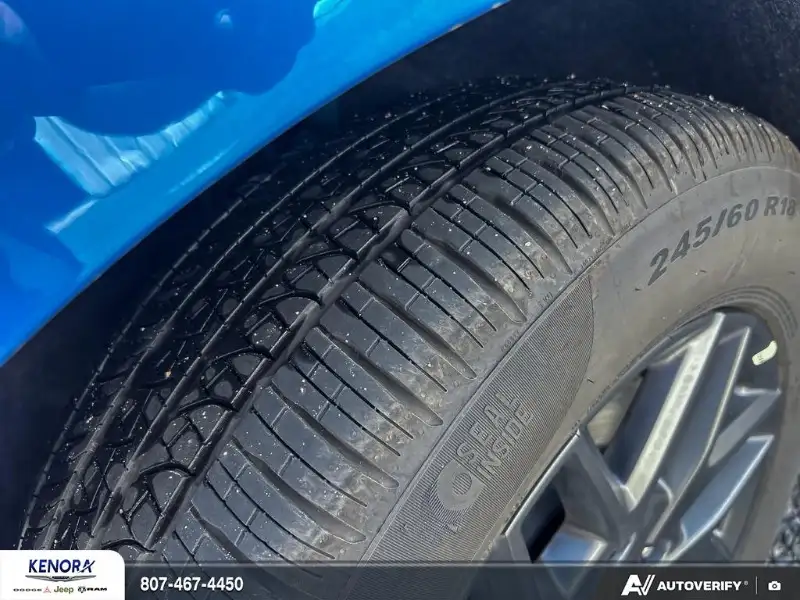 2027 Chrysler Pacifica SELECT, modrá, 5 250 km, dovoz Kanada — foto 7 z 12