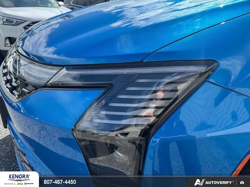 2027 Chrysler Pacifica SELECT, modrá, 5 250 km, dovoz Kanada — foto 8 z 12