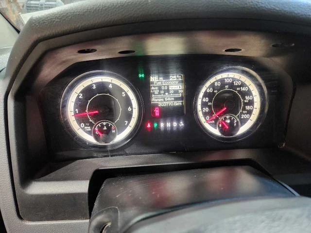 2017 RAM 1500, šedá, 203 771 km, dovoz Kanada — foto 5 z 5