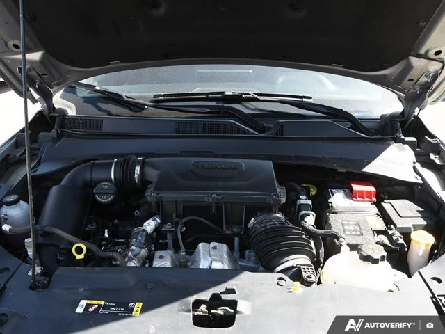 2023 Jeep Compass North, stříbrná, 82 828 km, dovoz Kanada — foto 11 z 20