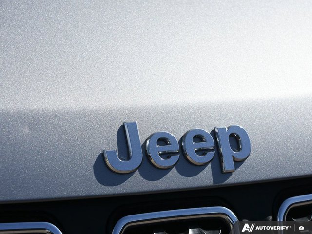 2023 Jeep Compass North, stříbrná, 82 828 km, dovoz Kanada — foto 12 z 20
