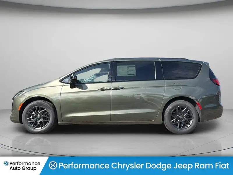2027 Chrysler Pacifica Select, zelená, dovoz Kanada — foto 8 z 12