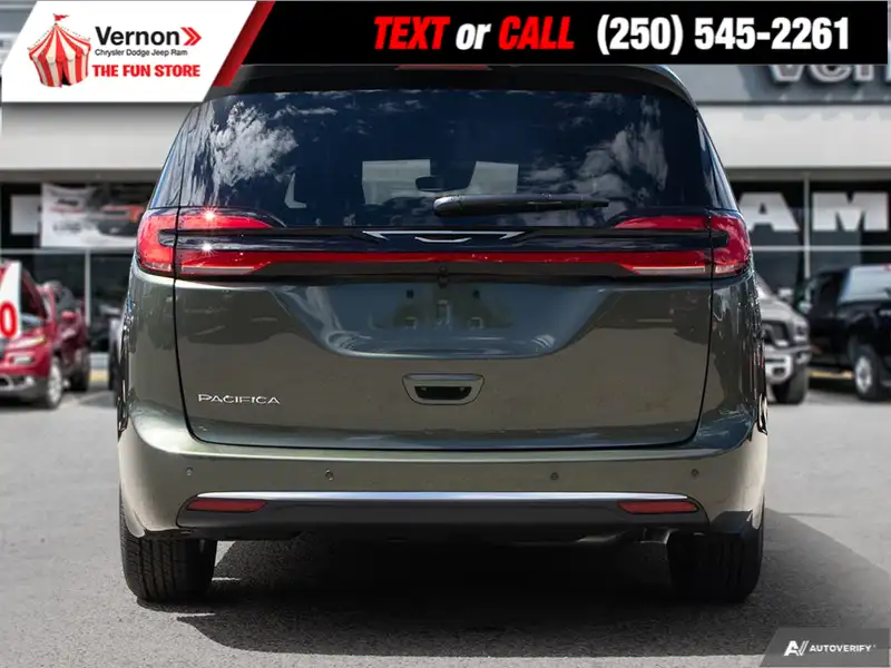 2027 Chrysler Pacifica Select, zelená, 22 km, dovoz Kanada — foto 5 z 12