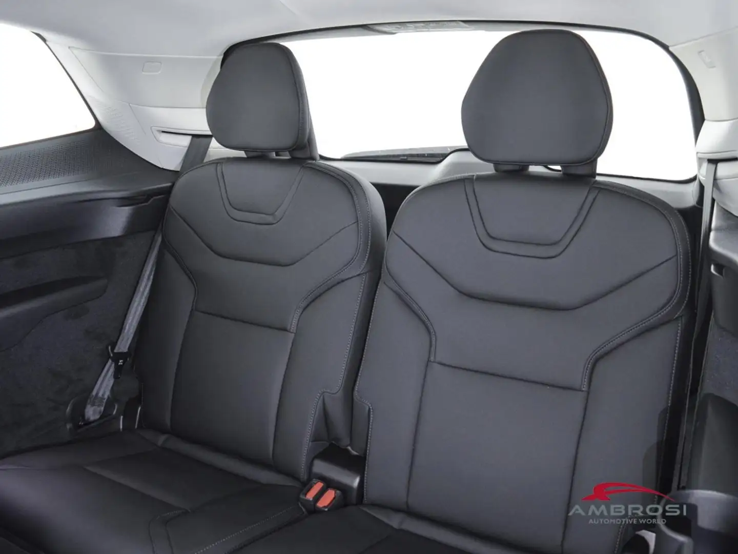 2026 Volvo EX90, Itálie — foto 11 z 12