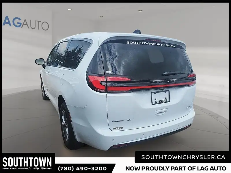 2027 Chrysler Pacifica SELECT AWD, bílá, 0 km, dovoz Kanada — foto 4 z 12