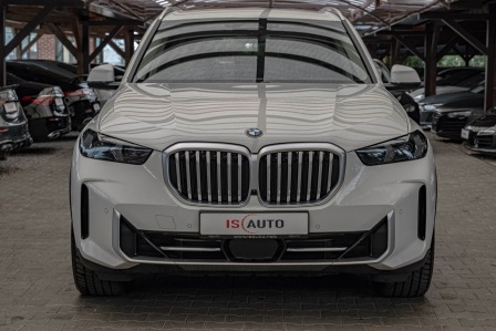 2023 BMW, 65 500 km, Bulharsko — foto 1