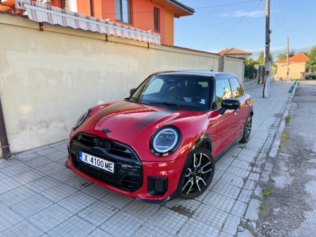 2025 MINI, 5 400 km, Bulharsko — foto 1