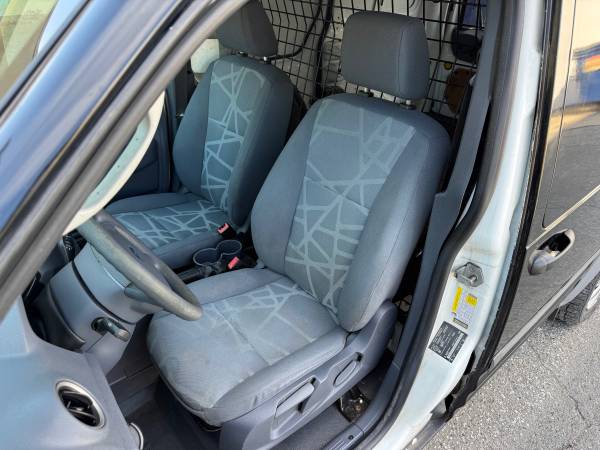 2013 Ford, dovoz Kanada — foto 11 z 12