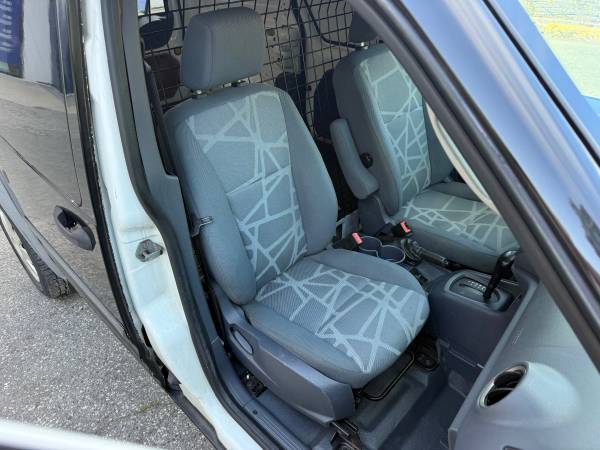 2013 Ford, dovoz Kanada — foto 12 z 12