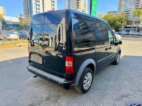 2013 Ford, dovoz Kanada — foto 2 z 12