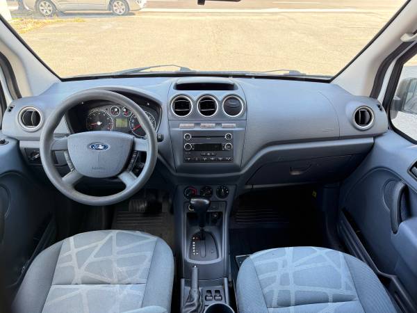 2013 Ford, dovoz Kanada — foto 9 z 12