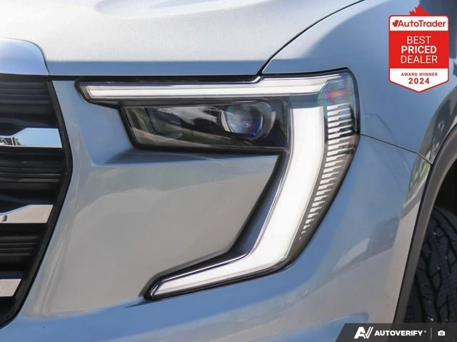 2025 GMC Acadia Elevation, šedá, 45 179 km, dovoz Kanada — foto 13 z 20