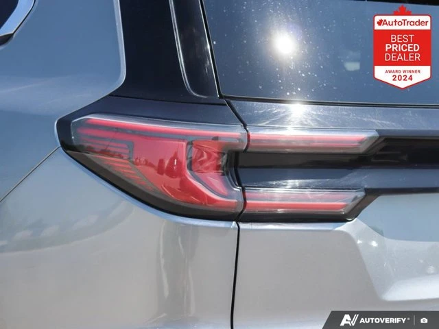 2025 GMC Acadia Elevation, šedá, 45 179 km, dovoz Kanada — foto 15 z 20