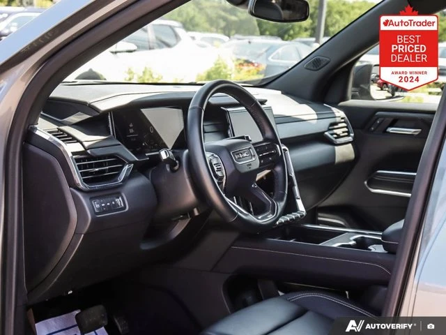 2025 GMC Acadia Elevation, šedá, 45 179 km, dovoz Kanada — foto 16 z 20