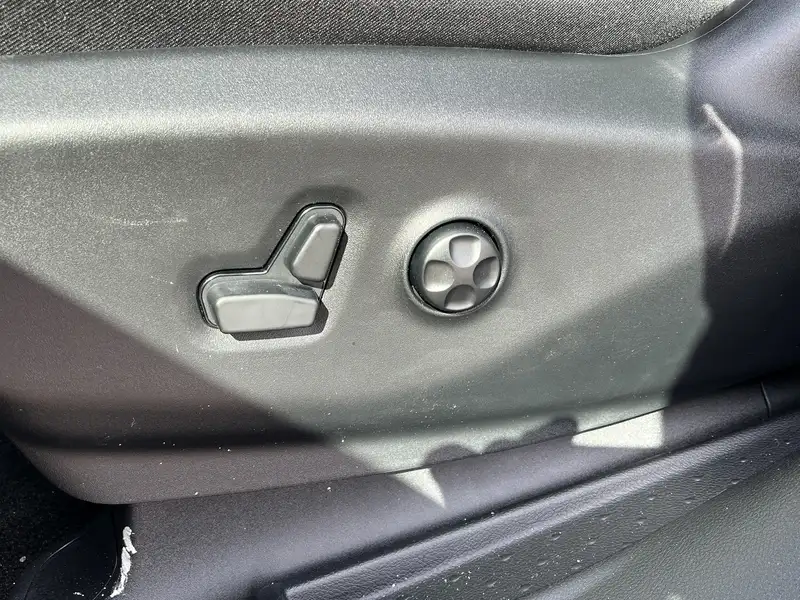 2024 Chrysler Pacifica Select, černá, 10 km, dovoz Kanada — foto 12 z 12
