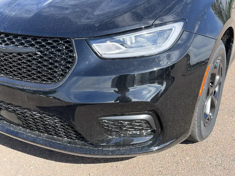 2024 Chrysler Pacifica Select, černá, 10 km, dovoz Kanada — foto 3 z 12