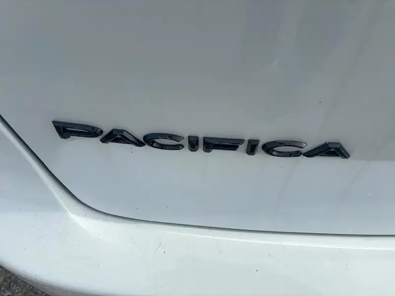 2025 Chrysler Pacifica Select, bílá, 9 km, dovoz Kanada — foto 6 z 12