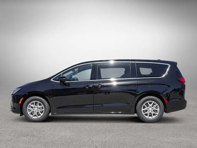 2027 Chrysler Pacifica, černá, dovoz Kanada — foto 3 z 12
