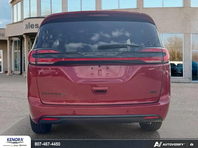 2027 Chrysler Pacifica SELECT, červená, 0 km, dovoz Kanada — foto 5 z 12