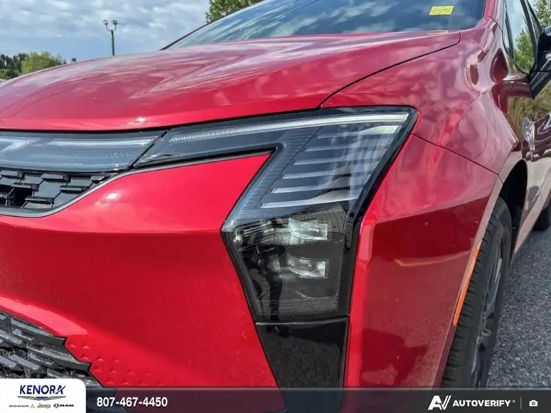 2027 Chrysler Pacifica SELECT, červená, 0 km, dovoz Kanada — foto 8 z 12