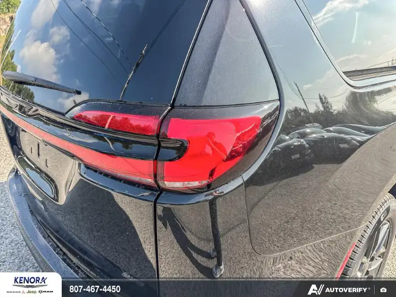 2027 Chrysler Pacifica SELECT, černá, 23 km, dovoz Kanada — foto 11 z 12