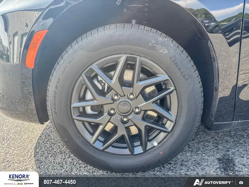 2027 Chrysler Pacifica SELECT, černá, 23 km, dovoz Kanada — foto 6 z 12
