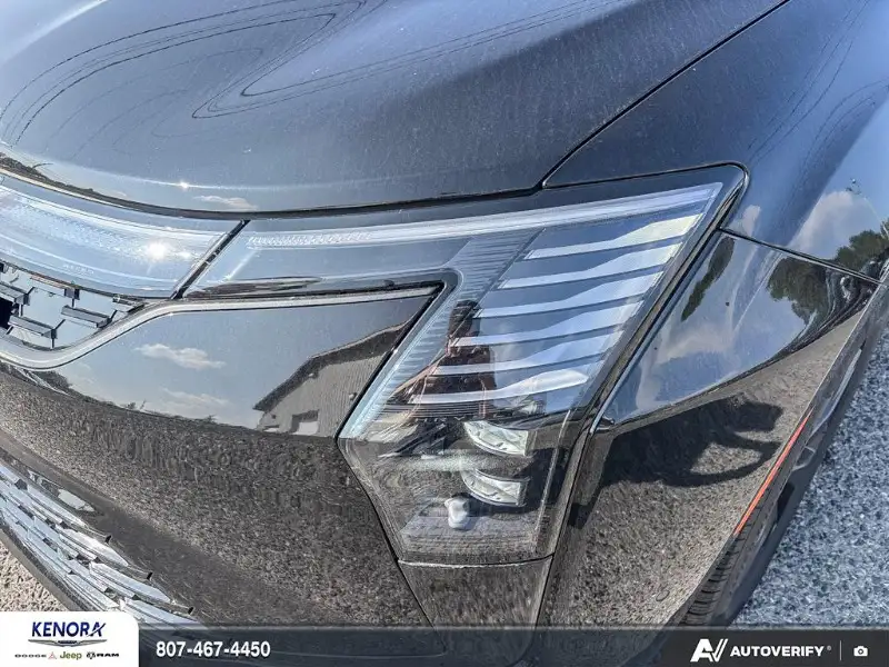 2027 Chrysler Pacifica SELECT, černá, 23 km, dovoz Kanada — foto 8 z 12