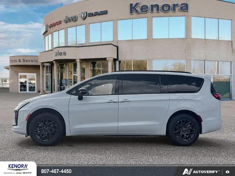 2027 Chrysler Pacifica SELECT, bílá, 23 km, dovoz Kanada — foto 3 z 12