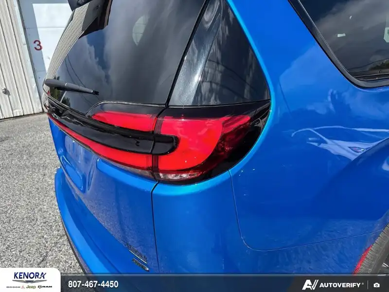 2027 Chrysler Pacifica SELECT, modrá, 0 km, dovoz Kanada — foto 11 z 12