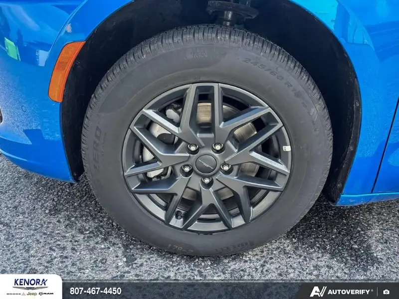 2027 Chrysler Pacifica SELECT, modrá, 0 km, dovoz Kanada — foto 6 z 12