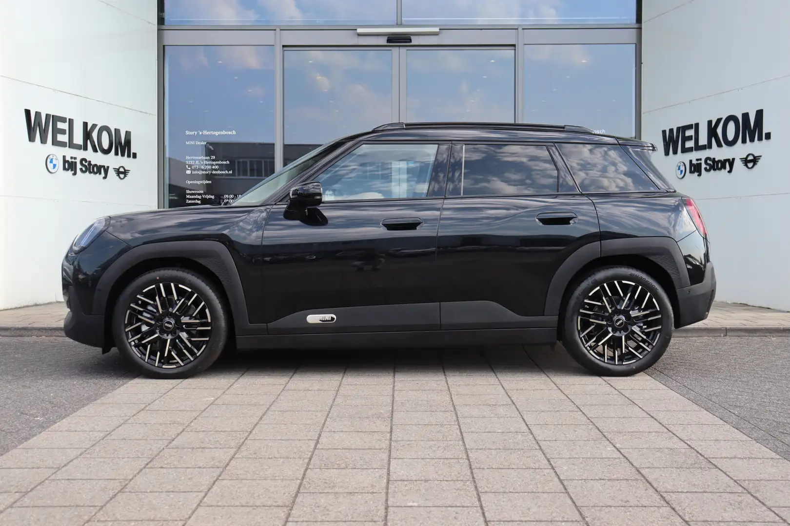 2026 MINI Aceman, 1 km, Nizozemsko — foto 5 z 12