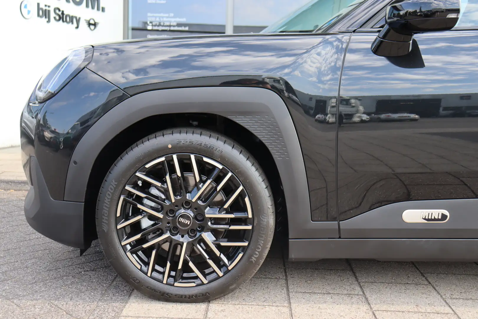 2026 MINI Aceman, 1 km, Nizozemsko — foto 6 z 12