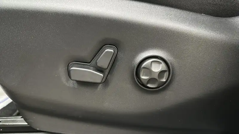 2027 Chrysler Pacifica Select, červená, 15 km, dovoz Kanada — foto 10 z 12