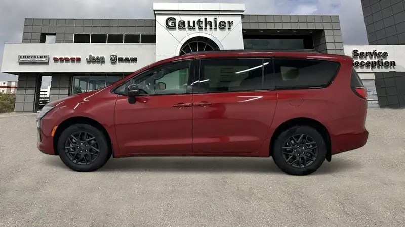 2027 Chrysler Pacifica Select, červená, 15 km, dovoz Kanada — foto 3 z 12