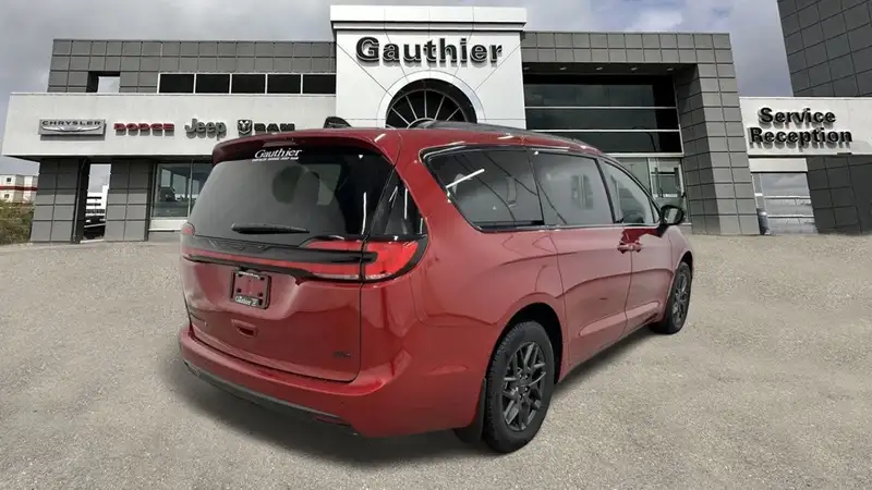 2027 Chrysler Pacifica Select, červená, 15 km, dovoz Kanada — foto 6 z 12