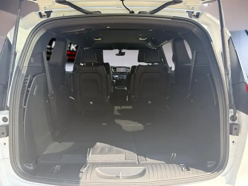 2026 Chrysler Pacifica Select, bílá, 26 km, dovoz Kanada — foto 6 z 12