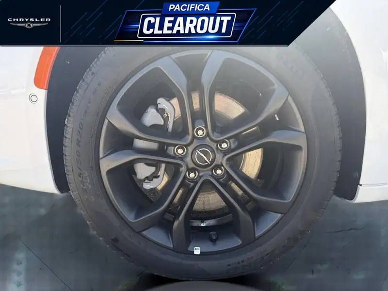 2026 Chrysler Pacifica Select, bílá, 26 km, dovoz Kanada — foto 8 z 12