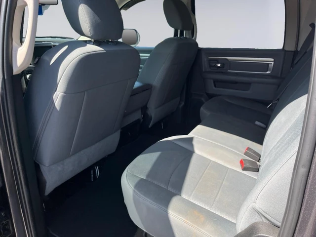 2017 RAM 1500 SLT PLUS, šedá, 187 628 km, dovoz Kanada — foto 10 z 19