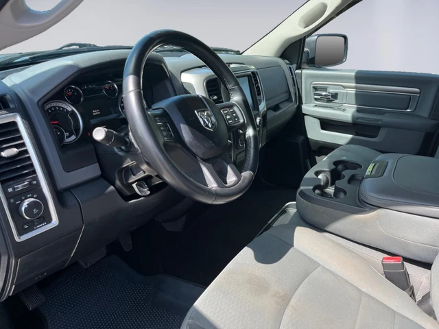 2017 RAM 1500 SLT PLUS, šedá, 187 628 km, dovoz Kanada — foto 13 z 19