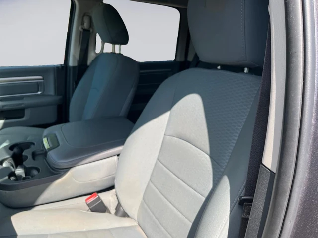 2017 RAM 1500 SLT PLUS, šedá, 187 628 km, dovoz Kanada — foto 14 z 19