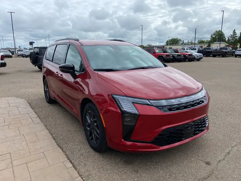 2027 Chrysler Pacifica Select, červená, dovoz Kanada — foto 3 z 12