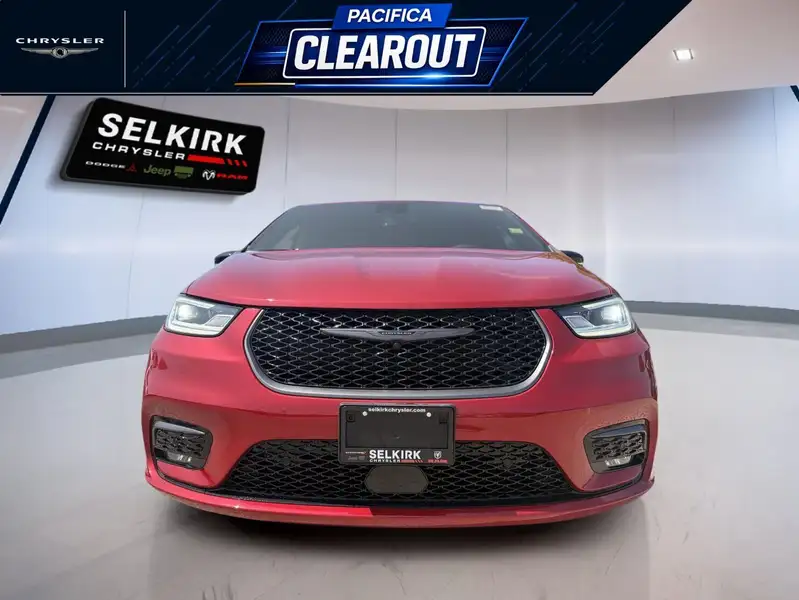 2026 Chrysler Pacifica Select, červená, 25 km, dovoz Kanada — foto 2 z 12