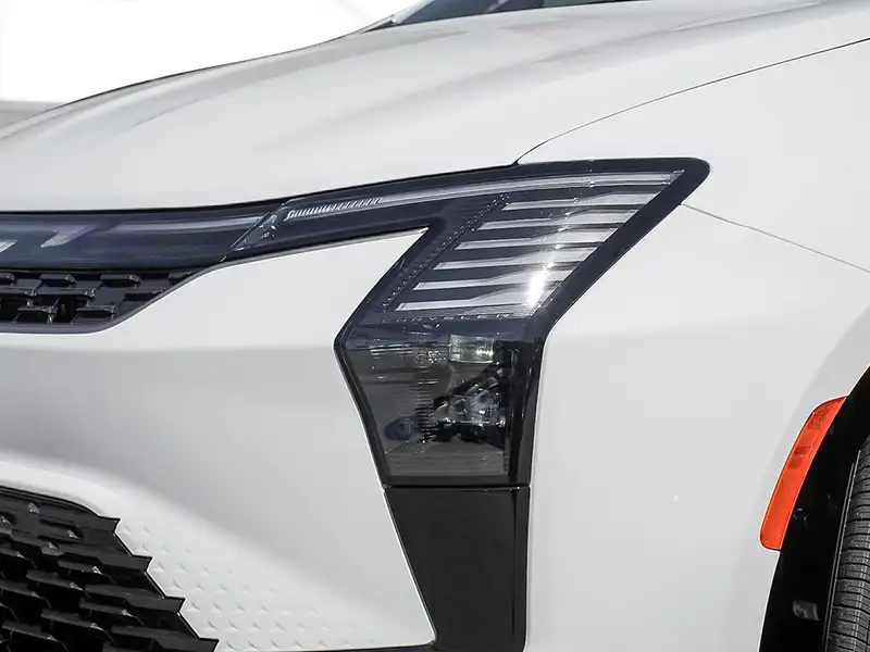 2027 Chrysler Pacifica Select, bílá, dovoz Kanada — foto 10 z 12