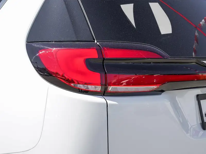 2027 Chrysler Pacifica Select, bílá, dovoz Kanada — foto 11 z 12